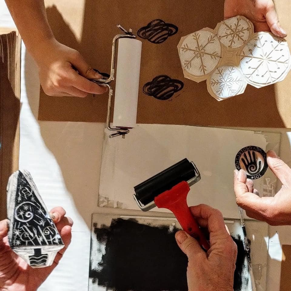 Workshop mit Katcha Bilek: Geschenkpapier drucken